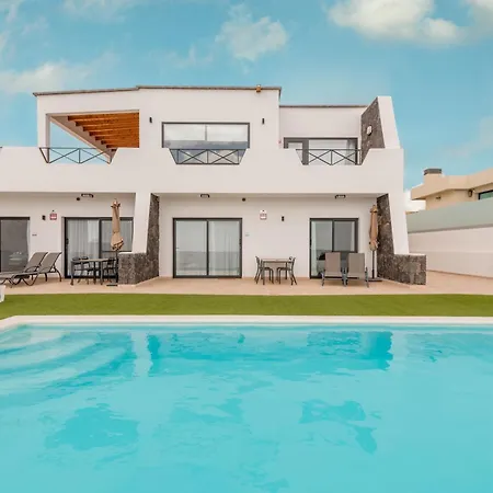 Sea Breeze Pool, Amazing View, Air Conditioning (adults Only) Apartamento Corralejo