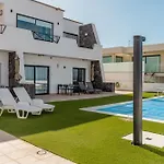 Sea Breeze Piscina Climatizada Vistas Al Mar (adults Only) Apartment